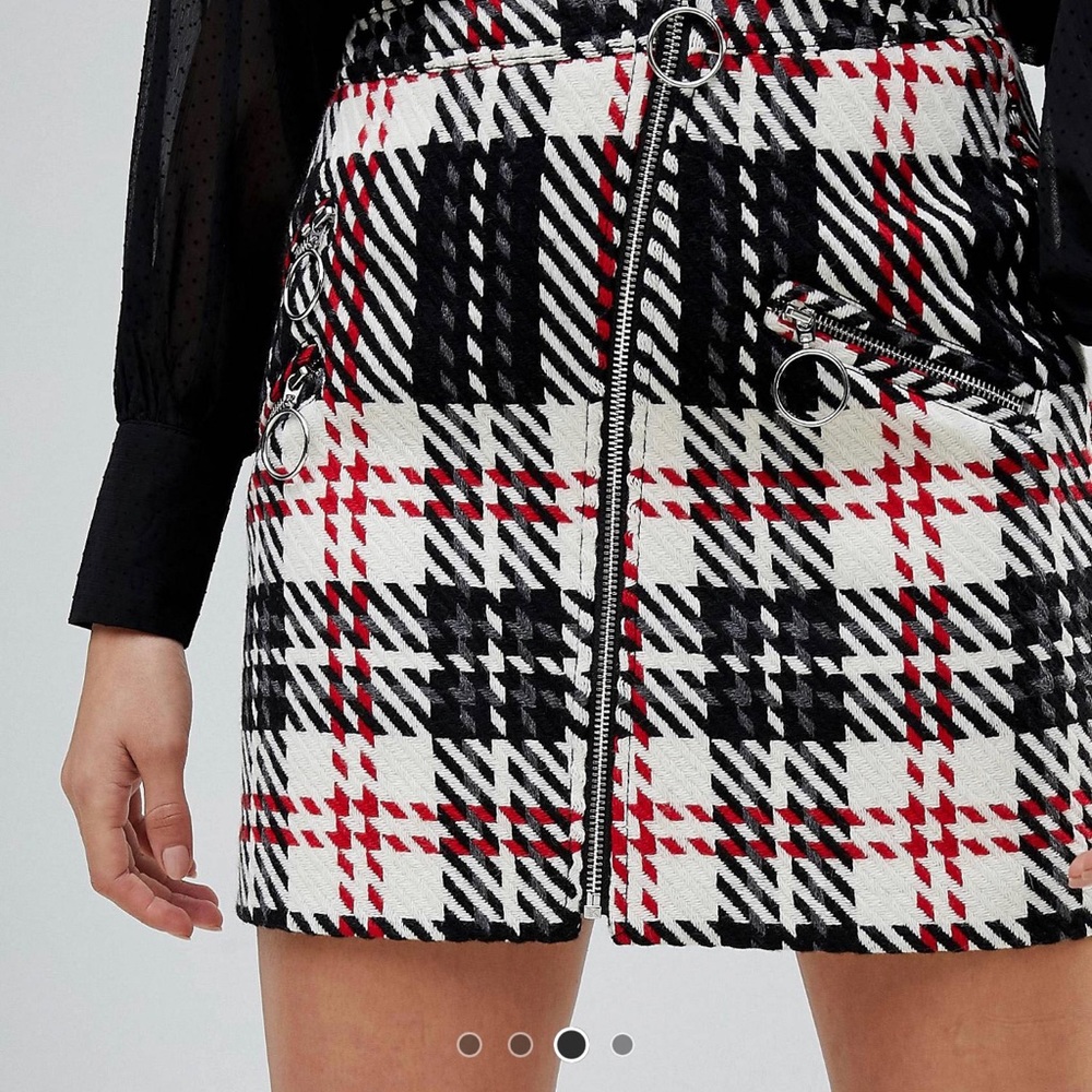 Pattern mini skirt! - Picture 2 of 3